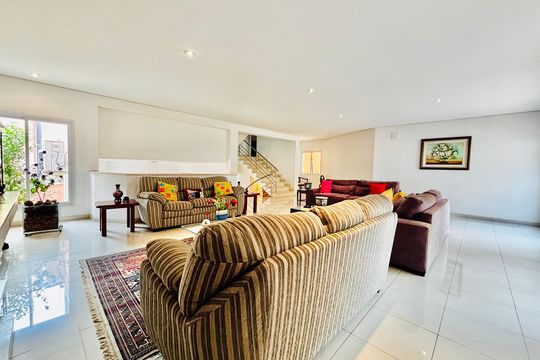 Sala 1 de casa de condomínio à venda com 5 quartos, 442m² em Alphaville Residencial Um, Barueri