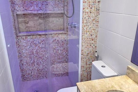 Banheiro de apartamento à venda com 3 quartos, 136m² em Jardim Arpoador, São Paulo