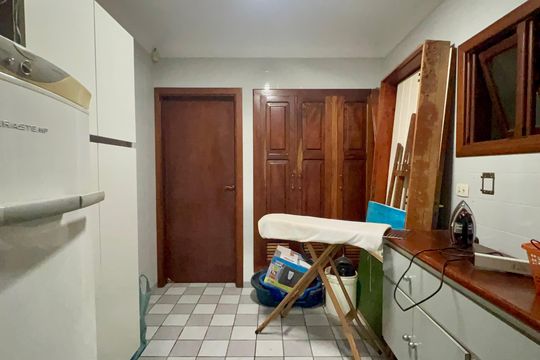 Área de Serviço de casa à venda com 3 quartos, 580m² em Alto de Pinheiros, São Paulo