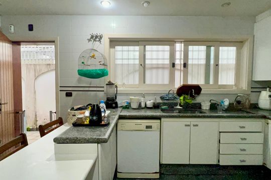 Cozinha de casa à venda com 3 quartos, 580m² em Alto de Pinheiros, São Paulo