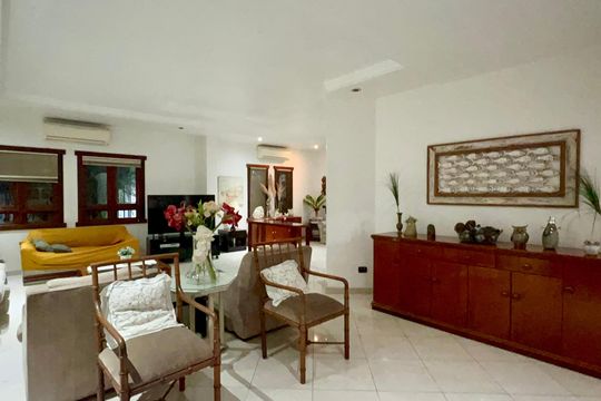 Sala de casa à venda com 3 quartos, 580m² em Alto de Pinheiros, São Paulo