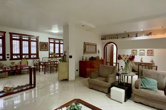Casa à venda com 3 quartos, 580m² em Alto de Pinheiros, São Paulo