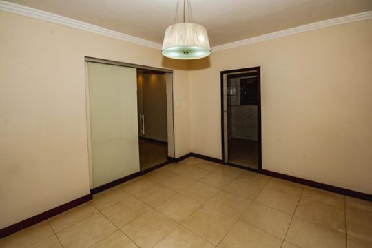 Casa para alugar com 3 quartos, 200m² em Planalto, Belo Horizonte