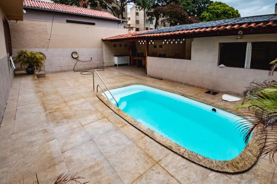 Casa para alugar com 3 quartos, 200m² em Planalto, Belo Horizonte