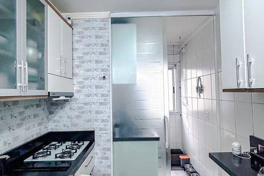 Cozinha de apartamento à venda com 2 quartos, 50m² em Vila Carrão, São Paulo