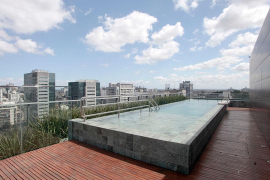 Área Comum - Rooftop Piscina de apartamento para alugar com 1 quarto, 61m² em Auxiliadora, Porto Alegre