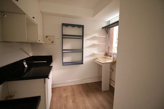 Cozinha de apartamento à venda com 2 quartos, 60m² em Camorim, Rio de Janeiro