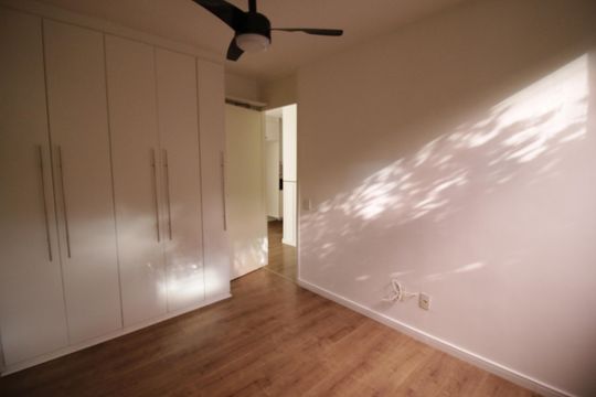 Quarto 2 de apartamento à venda com 2 quartos, 60m² em Camorim, Rio de Janeiro