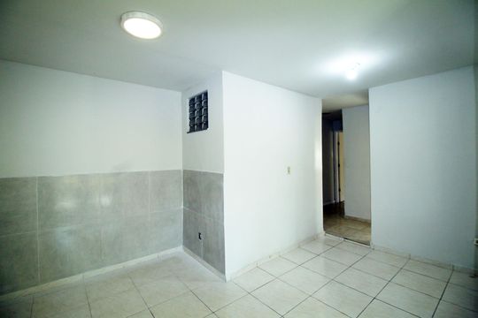 Sala de casa para alugar com 2 quartos, 70m² em Vila da Penha, Rio de Janeiro