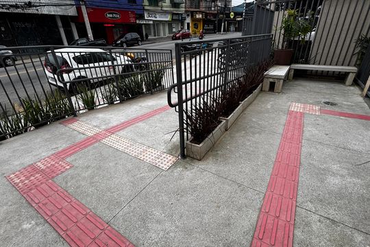 Rampa - Corrimão  de apartamento à venda com 2 quartos, 32m² em Parque Erasmo Assunção, Santo André