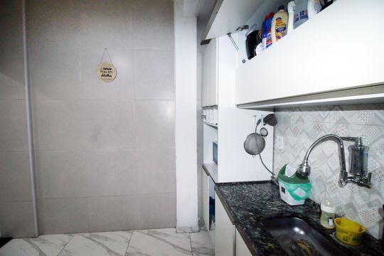 Cozinha de apartamento à venda com 2 quartos, 95m² em Olaria, Rio de Janeiro