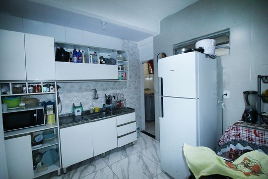 Cozinha de apartamento à venda com 2 quartos, 95m² em Olaria, Rio de Janeiro