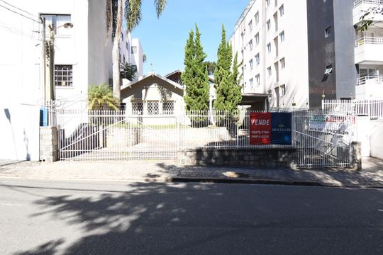 Fachada de casa para alugar com 5 quartos, 420m² em Centro, Curitiba