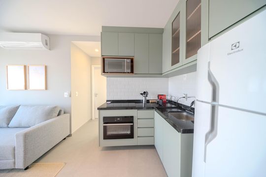 Cozinha de apartamento para alugar com 1 quarto, 42m² em Pinheiros, São Paulo