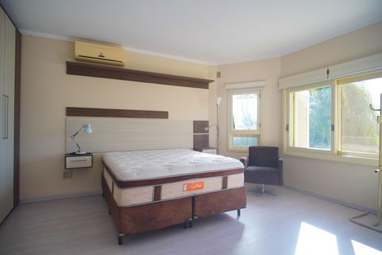 Quarto 1 de casa para alugar com 3 quartos, 250m² em São José, Sapucaia do Sul