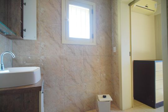 Banheiro da Suíte de casa para alugar com 3 quartos, 250m² em São José, Sapucaia do Sul