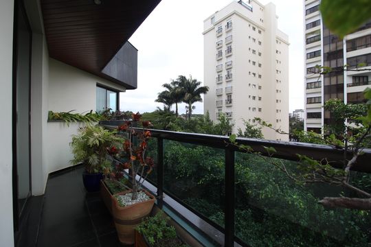 Varanda de apartamento à venda com 4 quartos, 242m² em Indianópolis, São Paulo
