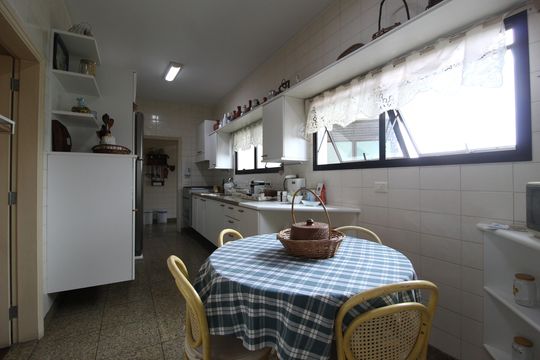 Cozinha de apartamento à venda com 4 quartos, 242m² em Indianópolis, São Paulo