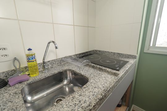 Cozinha de apartamento à venda com 1 quarto, 24m² em Sé, São Paulo
