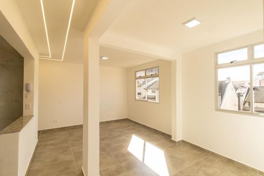 Apartamento à venda com 2 quartos, 46m² em Tingui, Curitiba