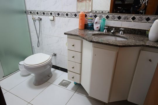 Casa à venda com 4 quartos, 170m² em Campo Grande, São Paulo