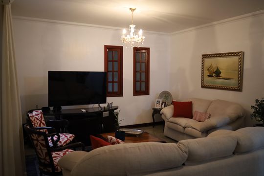 Casa à venda com 4 quartos, 170m² em Campo Grande, São Paulo