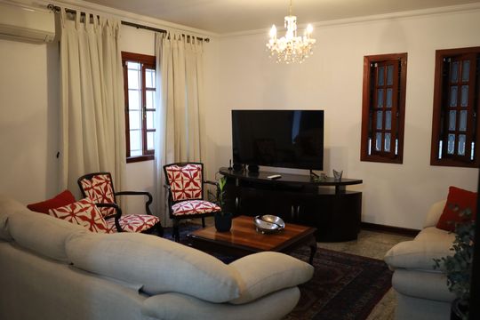 Casa à venda com 4 quartos, 170m² em Campo Grande, São Paulo