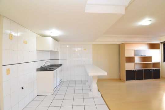 Studio de kitnet/studio para alugar com 1 quarto, 33m² em Cristo Rei, Curitiba