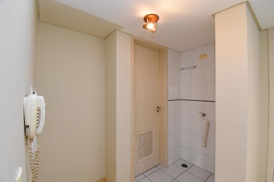 Studio de kitnet/studio para alugar com 1 quarto, 33m² em Cristo Rei, Curitiba