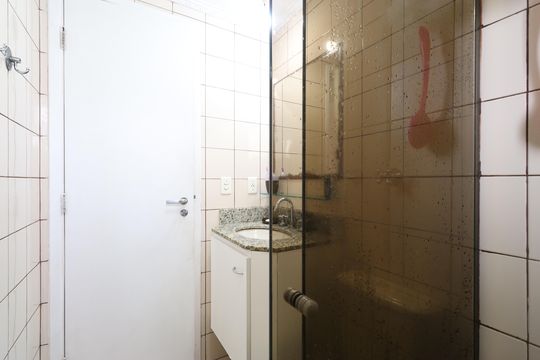 Banheiro da Suíte de apartamento à venda com 3 quartos, 60m² em Vila Hamburguesa, São Paulo