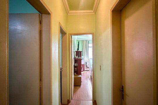 Corredor  de apartamento à venda com 3 quartos, 101m² em Alto Barroca, Belo Horizonte