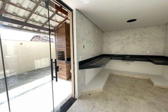 Casa à venda com 3 quartos, 98m² em Santa Branca, Belo Horizonte