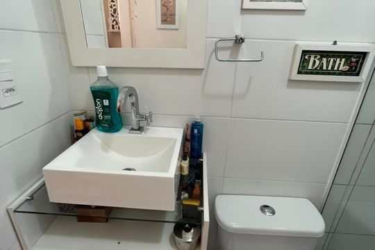 Banheiro de apartamento para alugar com 2 quartos, 49m² em Campo Grande, Rio de Janeiro