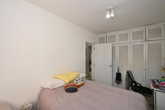 Quarto 2 de apartamento para alugar com 2 quartos, 70m² em Chácara Agrindus, Taboão da Serra