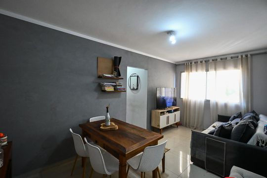 Sala de apartamento para alugar com 2 quartos, 70m² em Chácara Agrindus, Taboão da Serra