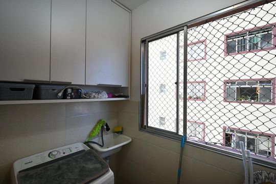 Área de Serviço  de apartamento para alugar com 2 quartos, 70m² em Chácara Agrindus, Taboão da Serra