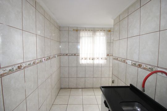 Cozinha de apartamento para alugar com 2 quartos, 47m² em Cidade Tiradentes, São Paulo
