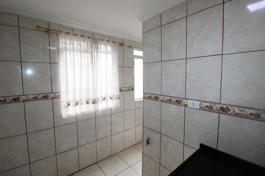 Cozinha de apartamento para alugar com 2 quartos, 47m² em Cidade Tiradentes, São Paulo