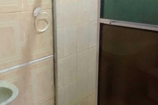 Banheiro de casa para alugar com 2 quartos, 100m² em Parque Paulista, Duque de Caxias