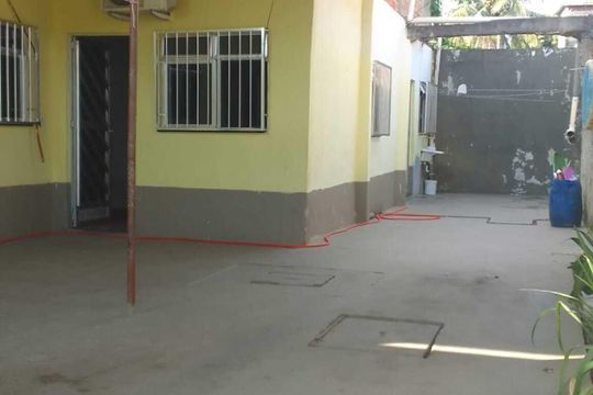 Área externa de casa para alugar com 2 quartos, 100m² em Parque Paulista, Duque de Caxias
