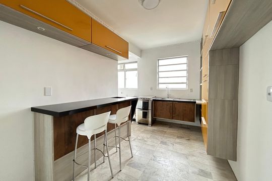 Cozinha de apartamento para alugar com 3 quartos, 92m² em Itaguaçu, Florianópolis