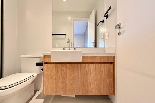 Banheiro Suíte de apartamento para alugar com 2 quartos, 78m² em Jardim das Acacias, São Paulo