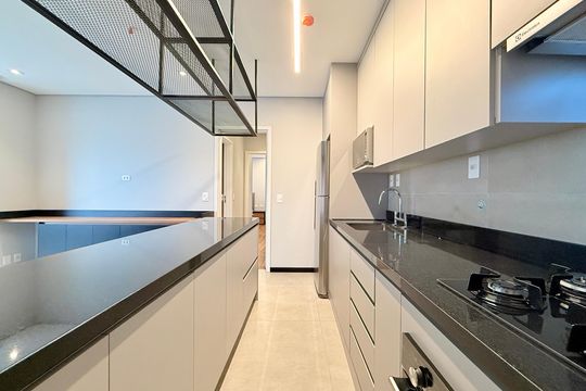 Cozinha  de apartamento para alugar com 2 quartos, 78m² em Jardim das Acacias, São Paulo