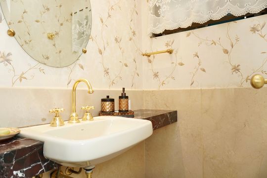 Lavabo da Sala de apartamento à venda com 4 quartos, 240m² em Funcionários, Belo Horizonte