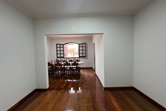 Sala de casa à venda com 3 quartos, 85m² em Itapoã, Belo Horizonte