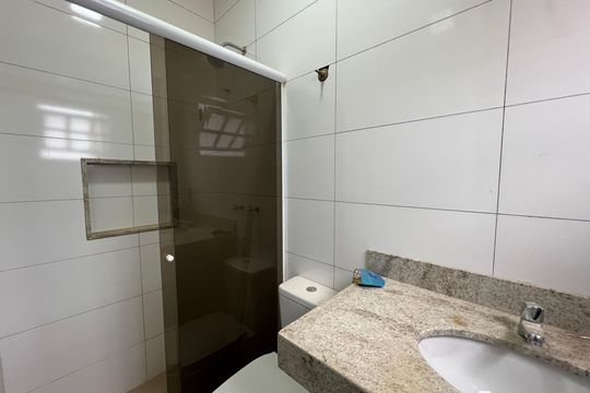 Banheiro da Suíte de casa à venda com 3 quartos, 85m² em Itapoã, Belo Horizonte