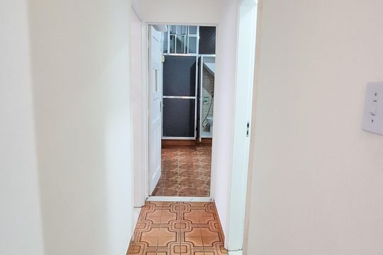 Corredor de casa para alugar com 2 quartos, 70m² em Olaria, Rio de Janeiro
