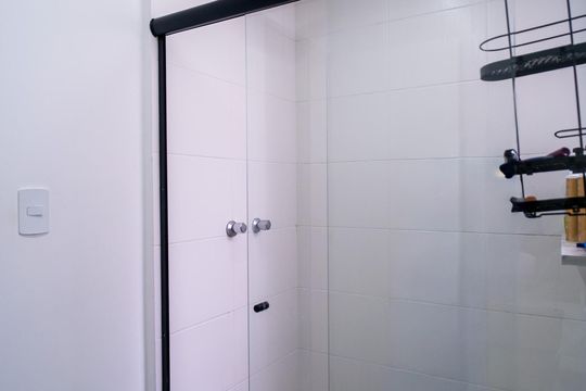 Banheiro da Suíte de apartamento para alugar com 2 quartos, 62m² em Jardim Saira, Sorocaba