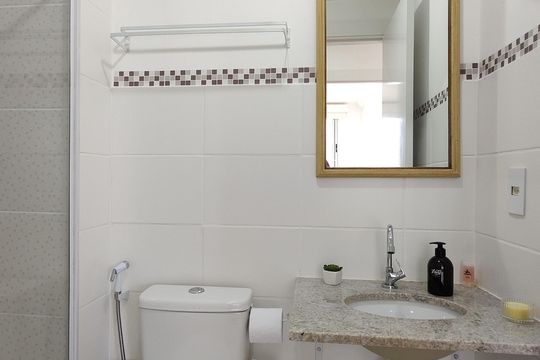 Banheiro Social de apartamento para alugar com 2 quartos, 48m² em Pechincha, Rio de Janeiro