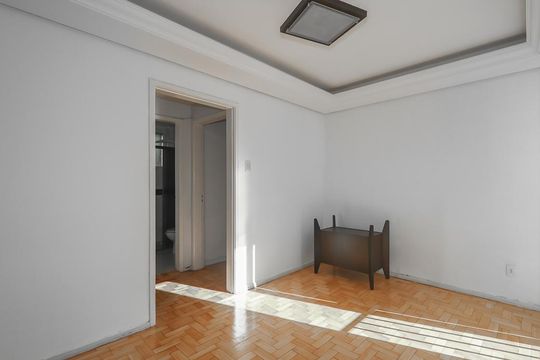 Sala de apartamento à venda com 3 quartos, 67m² em Petrópolis, Porto Alegre